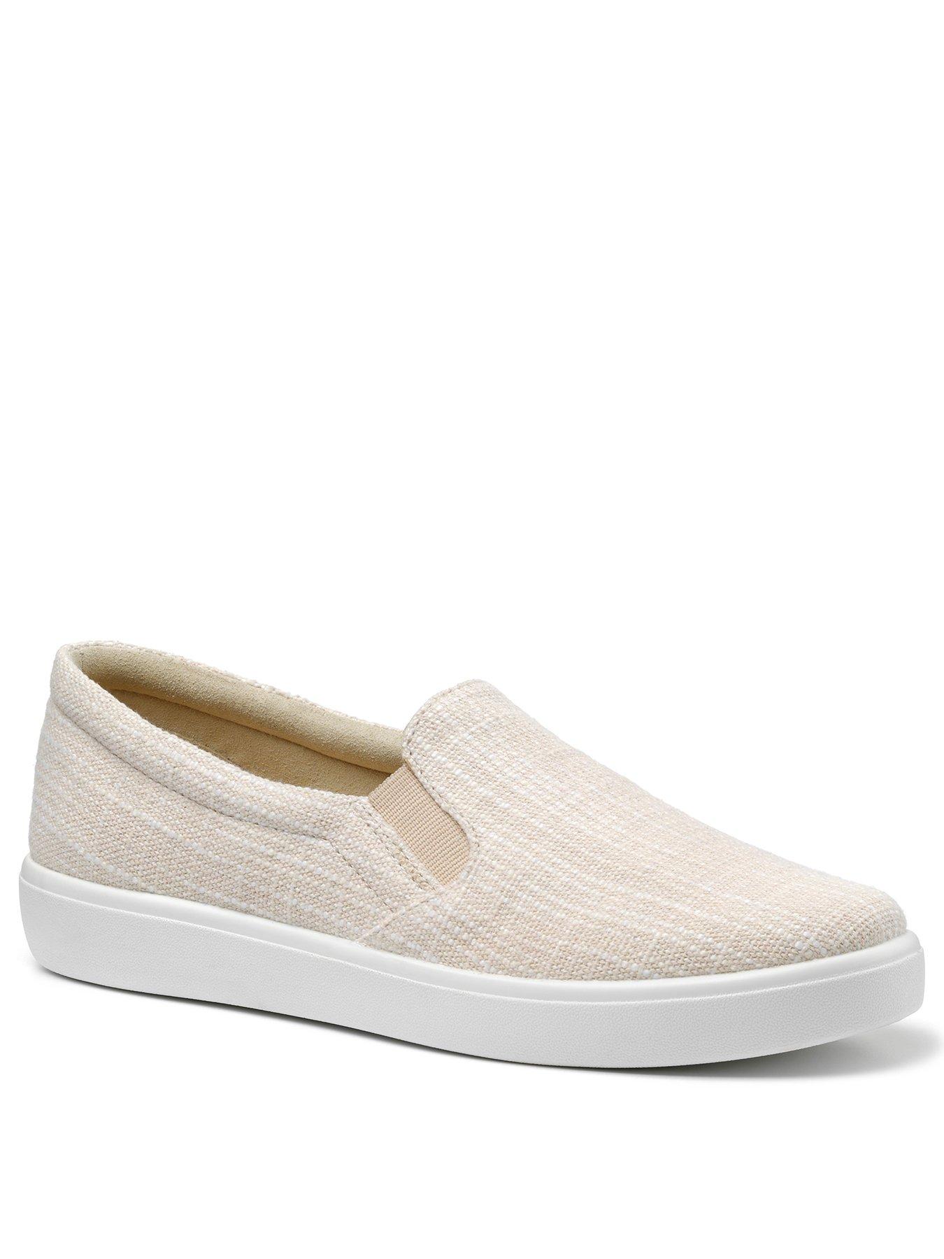 hotter cream shoes