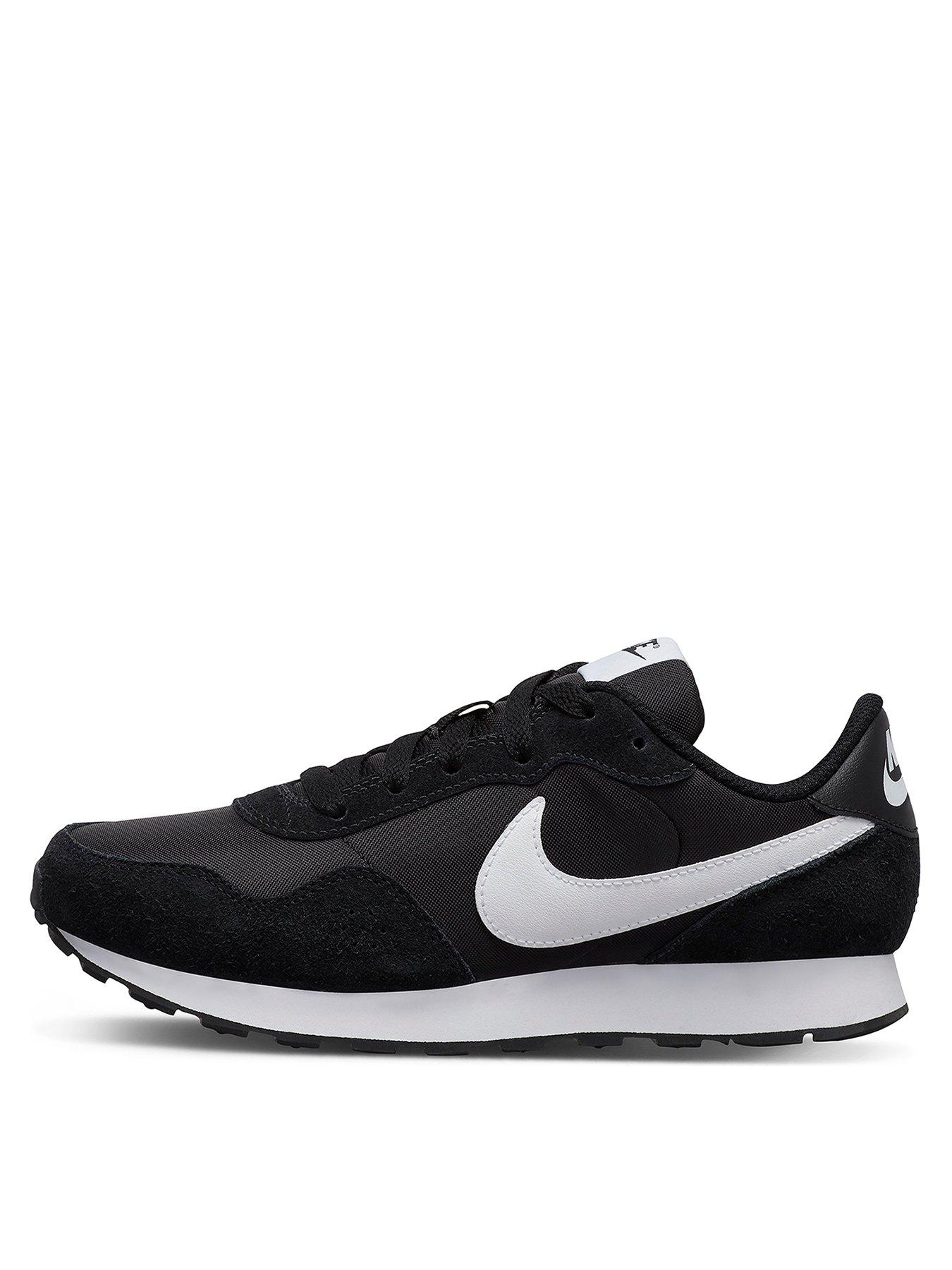 Nike md store runner junior trainers