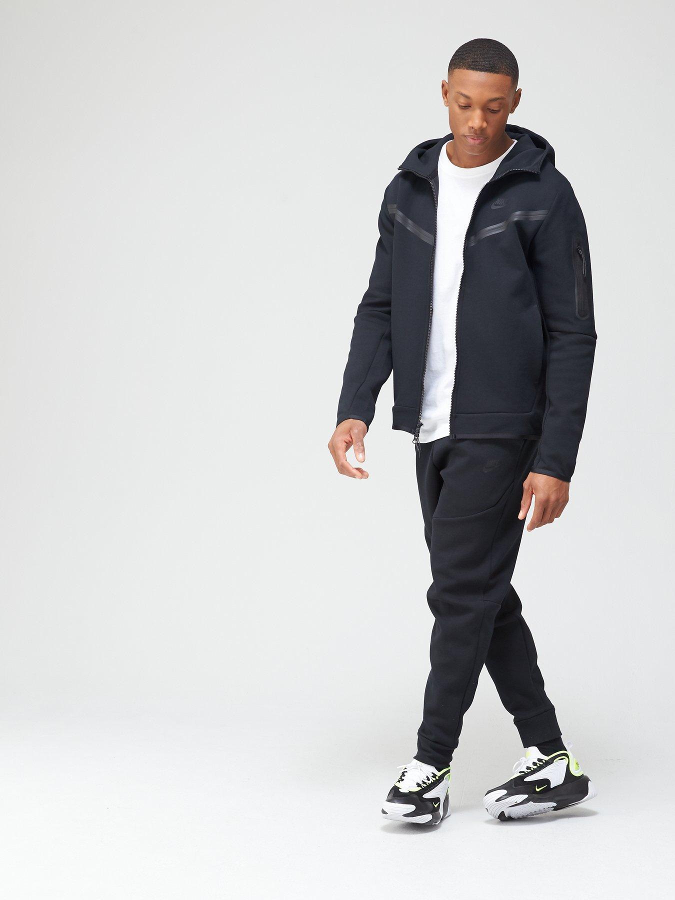 Black tech hot sale fleece tracksuit