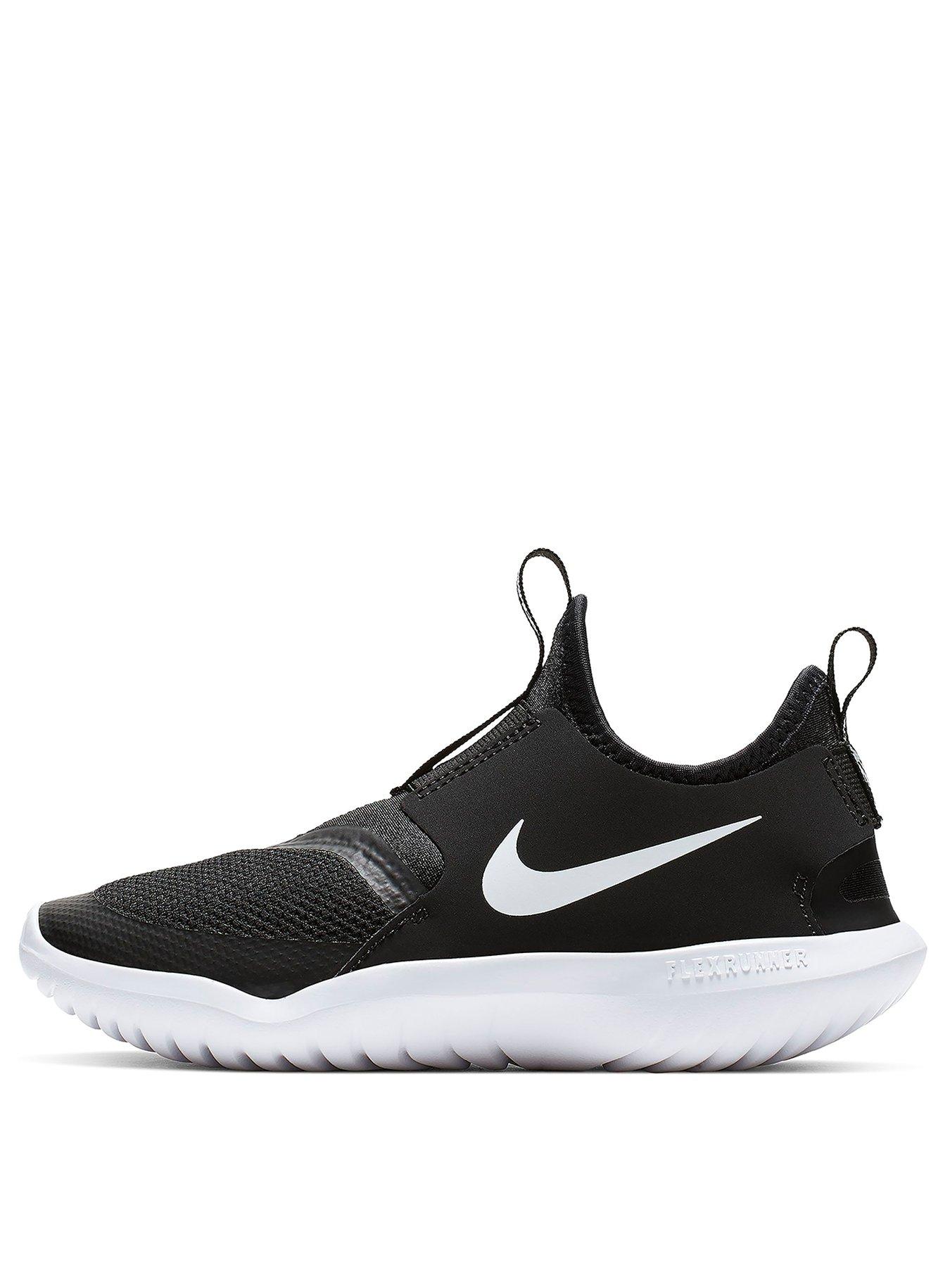 nike flexible trainers