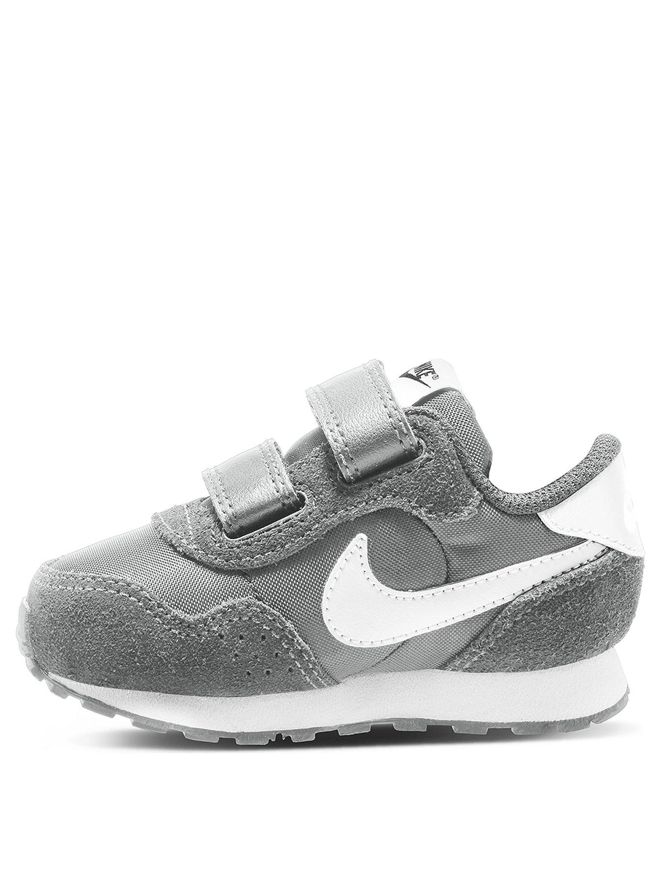infant size 4 nike trainers