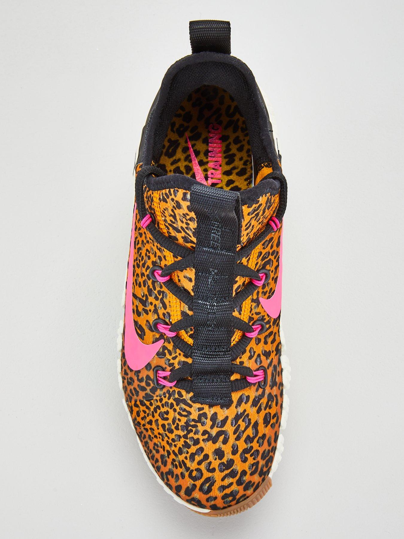 nike training free metcon 3 trainers in leopard print