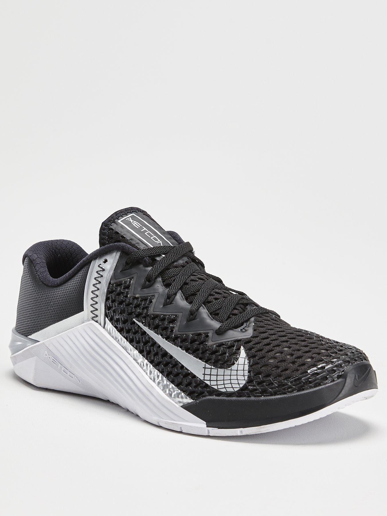 nike metcon black and white