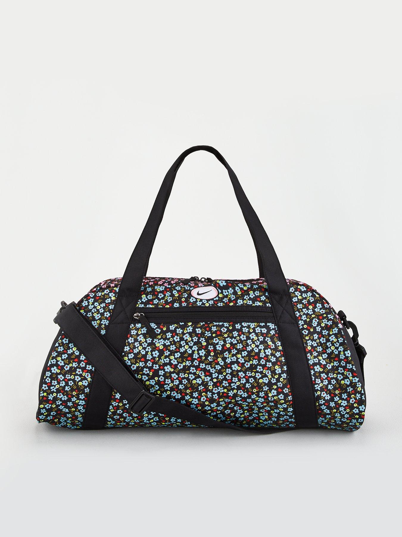 black nike holdall