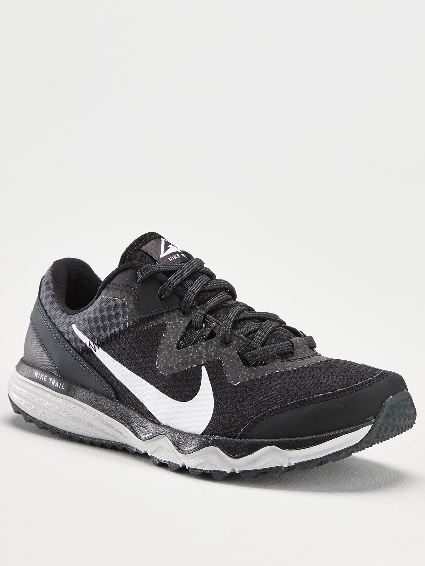 trail trainers nike