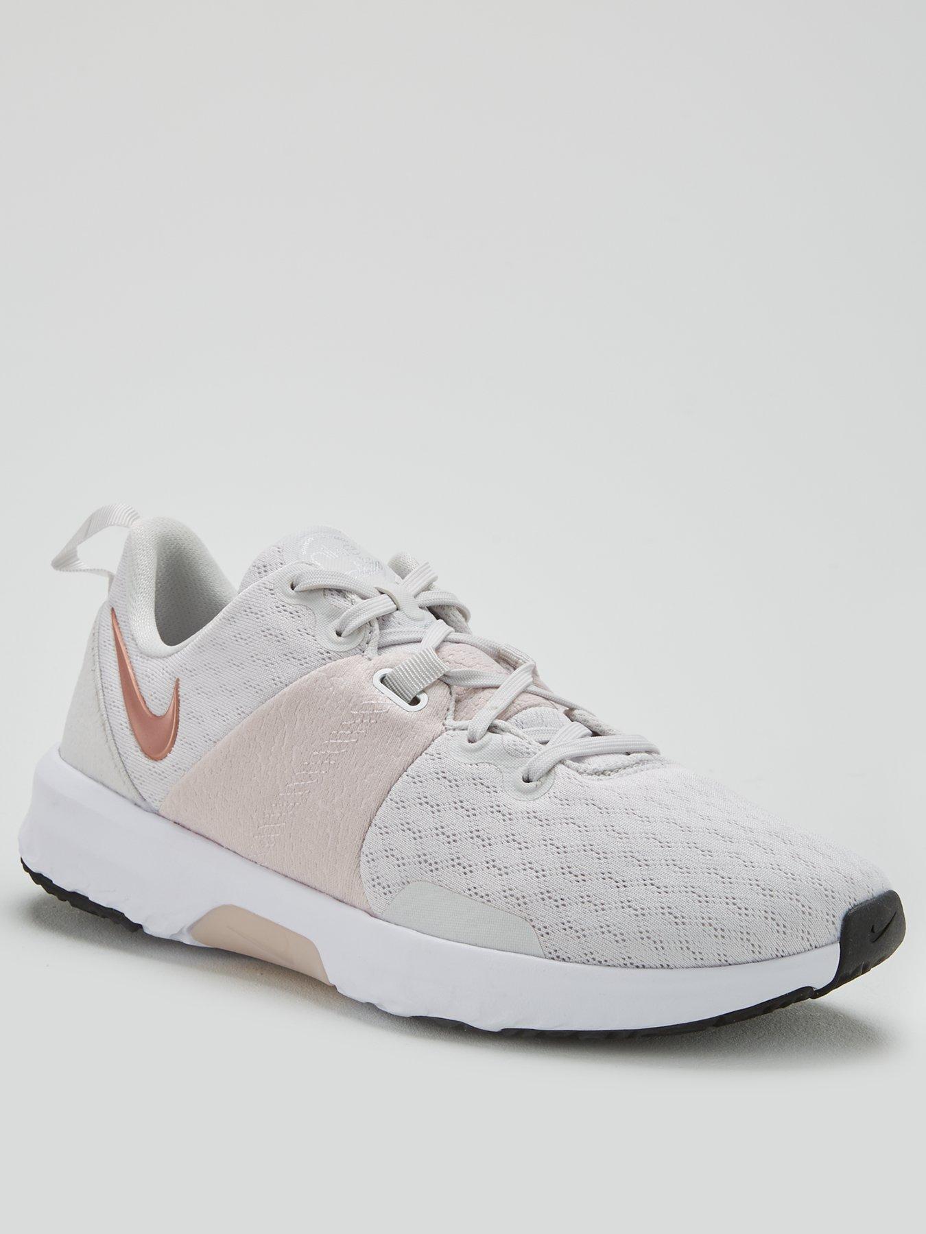 nike pink and grey trainers