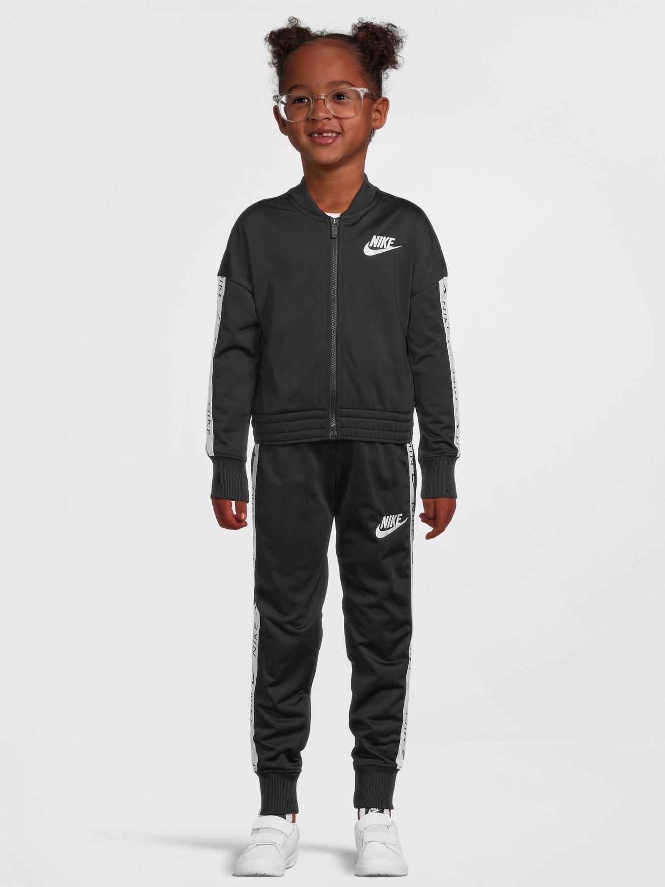 nike tracksuit 8 9 years