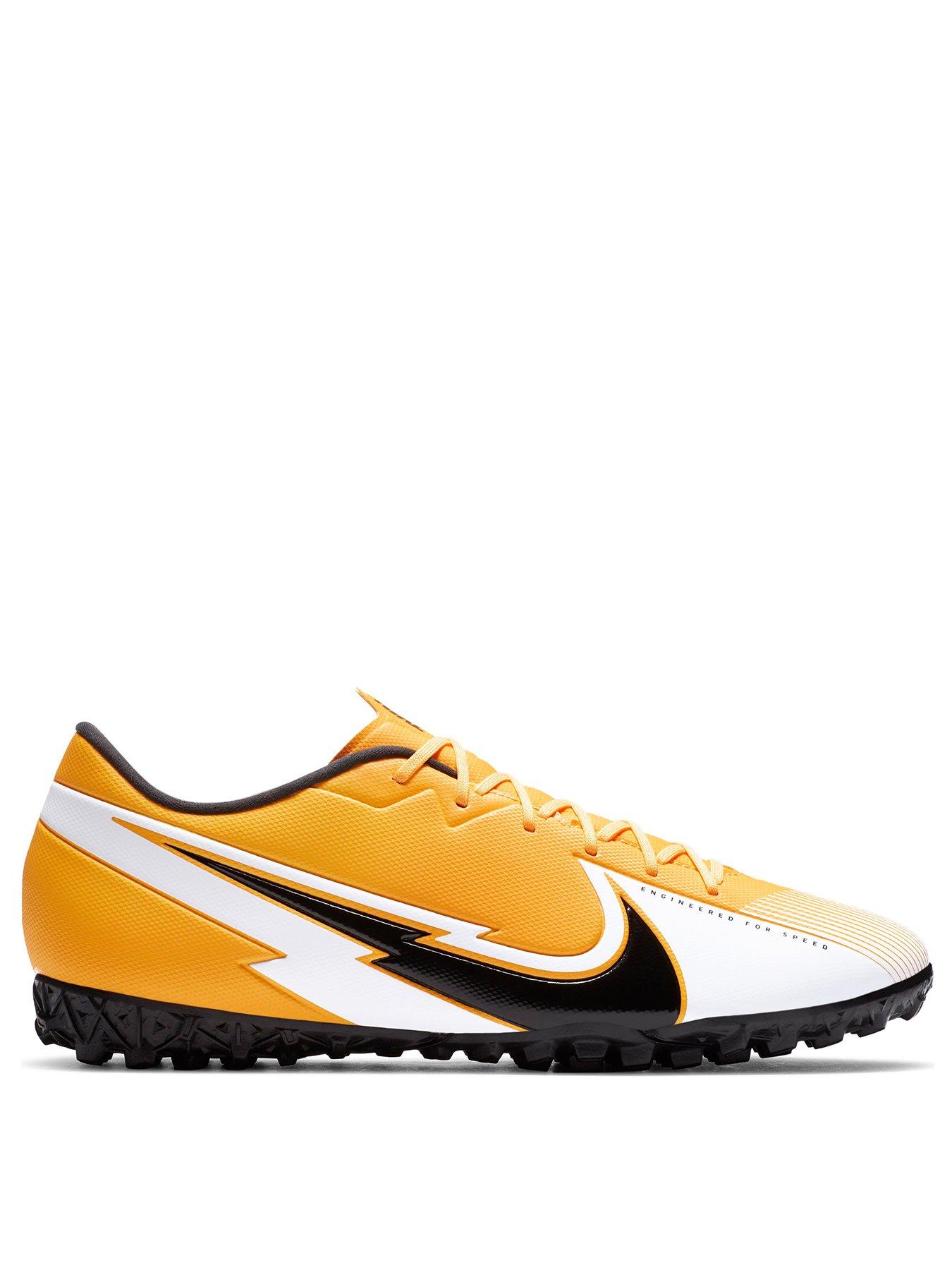 nike football boots astro turf