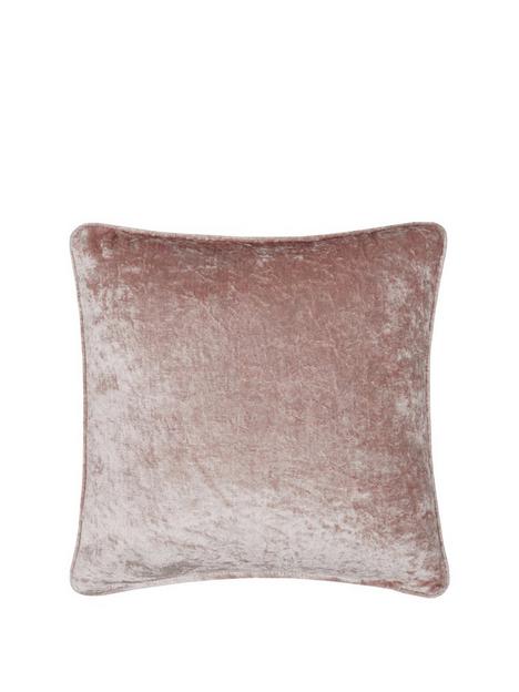maison-morgan-crushed-velvet-cushion