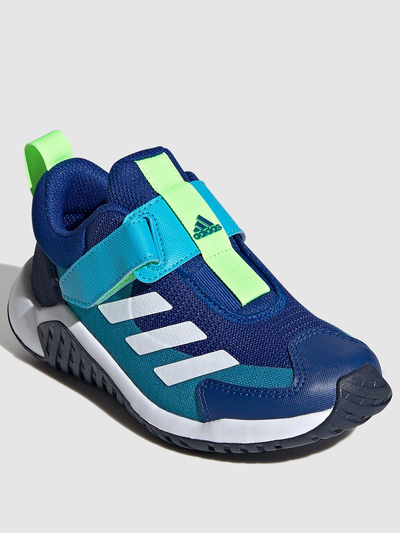 blue running trainers