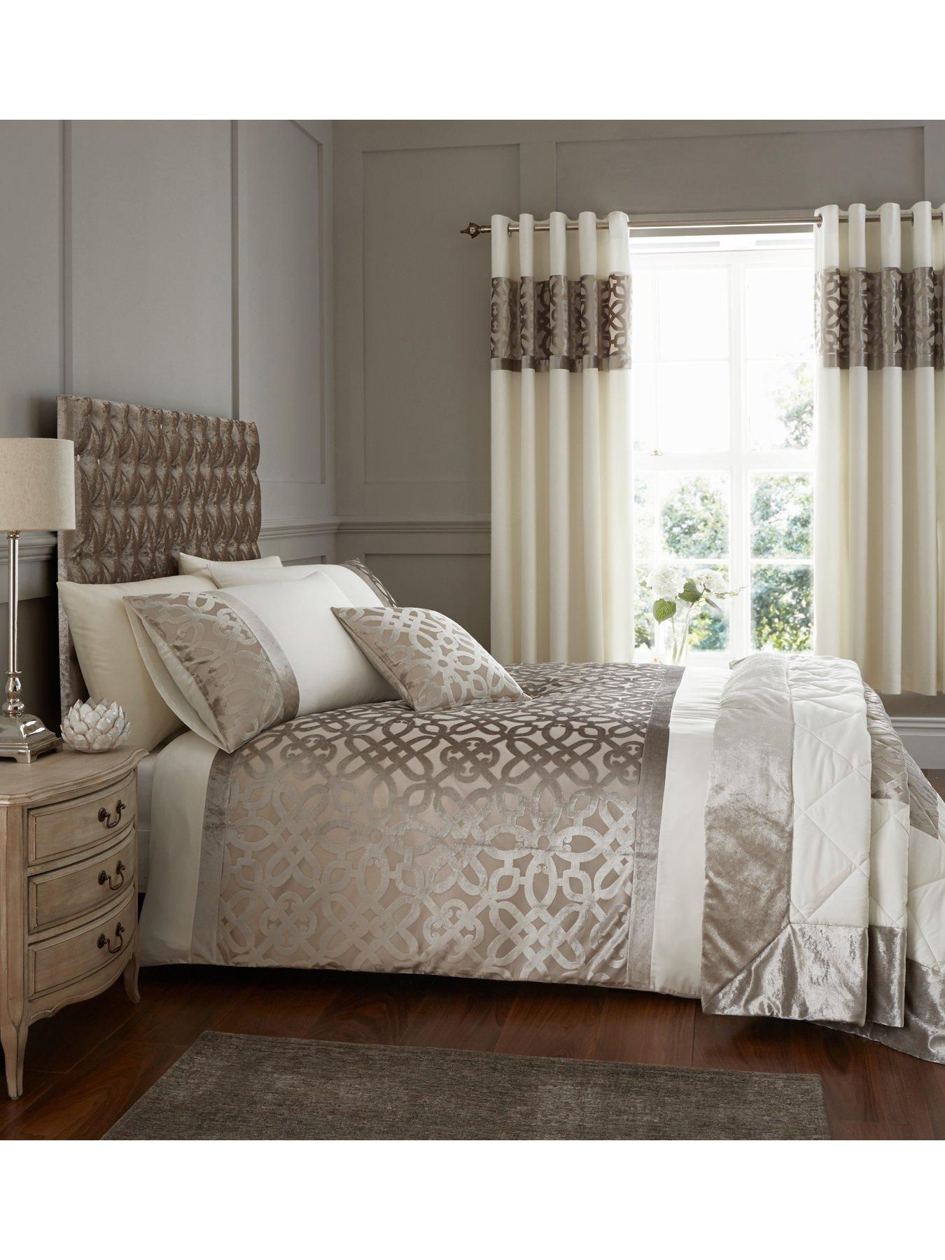 Catherine Lansfield Lattice Cut Velvet Duvet Cover Set - Natural