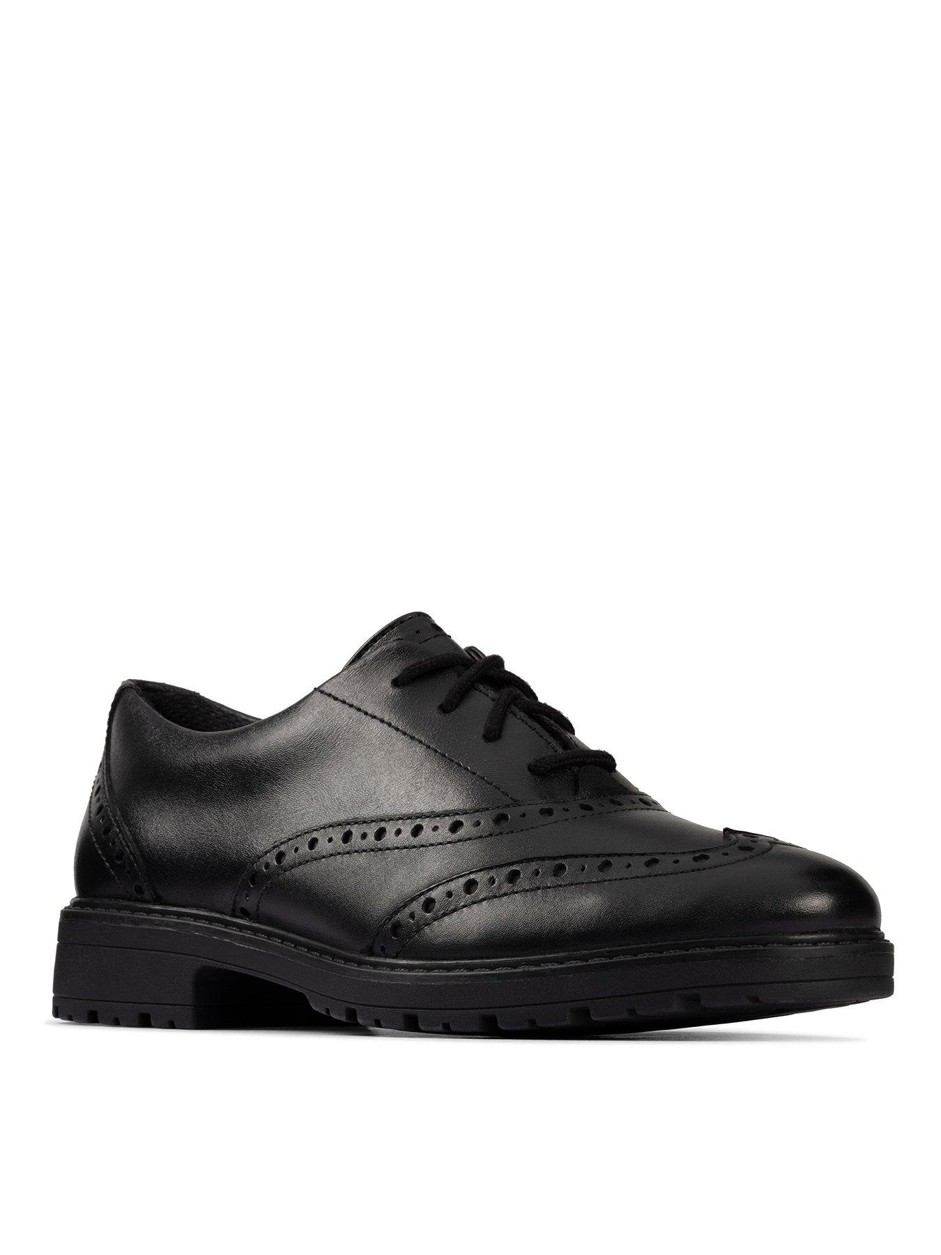 clarks lace up brogues