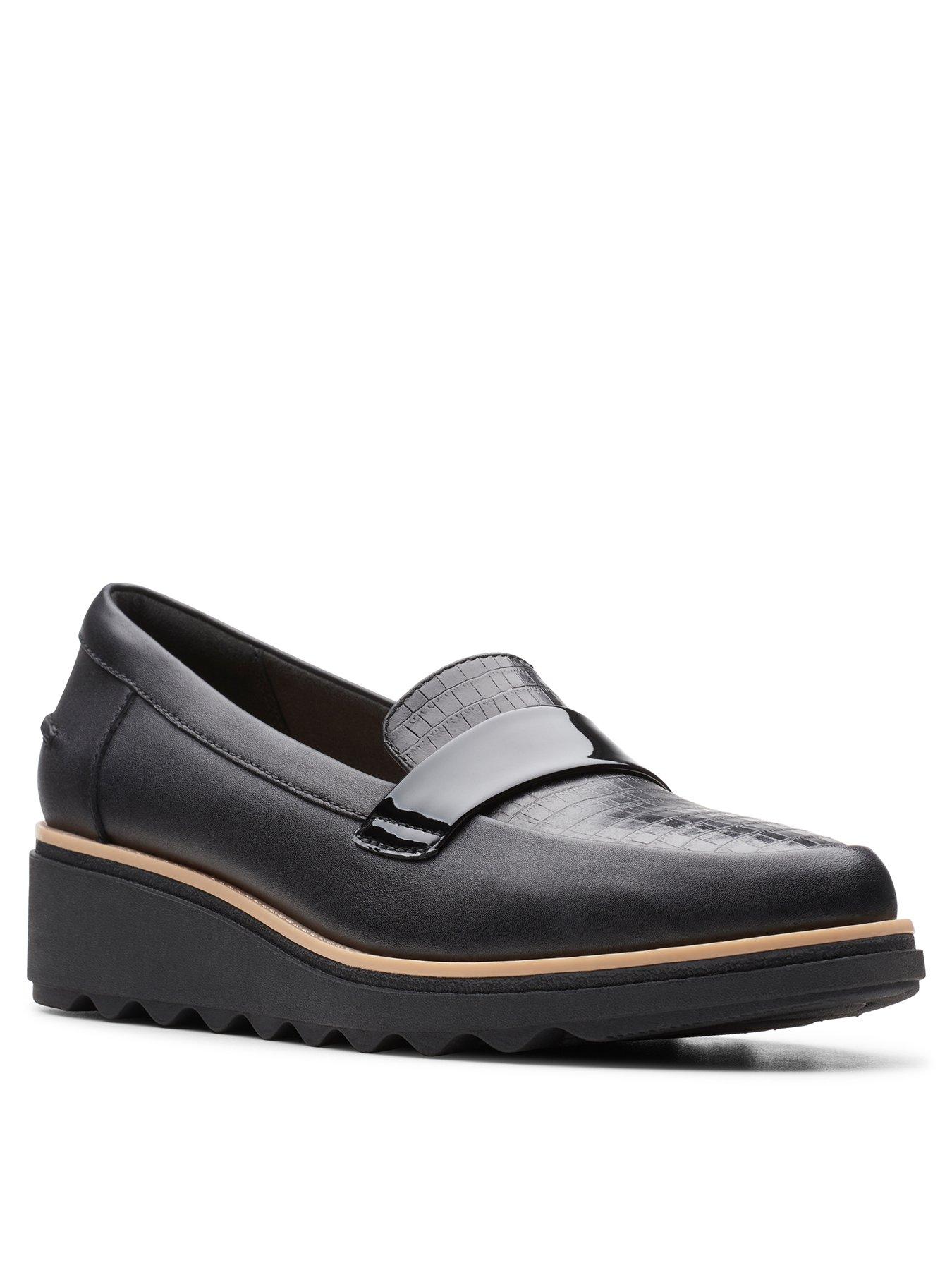 clarks low wedge shoes