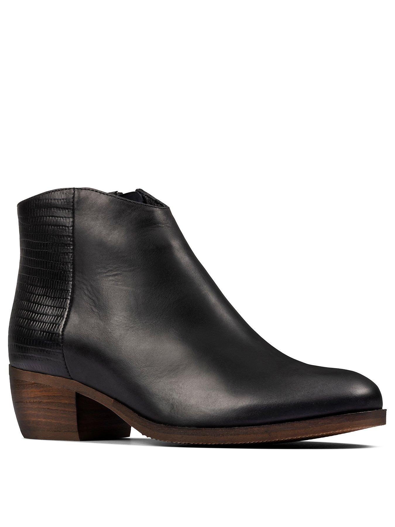 clarks clearance uk