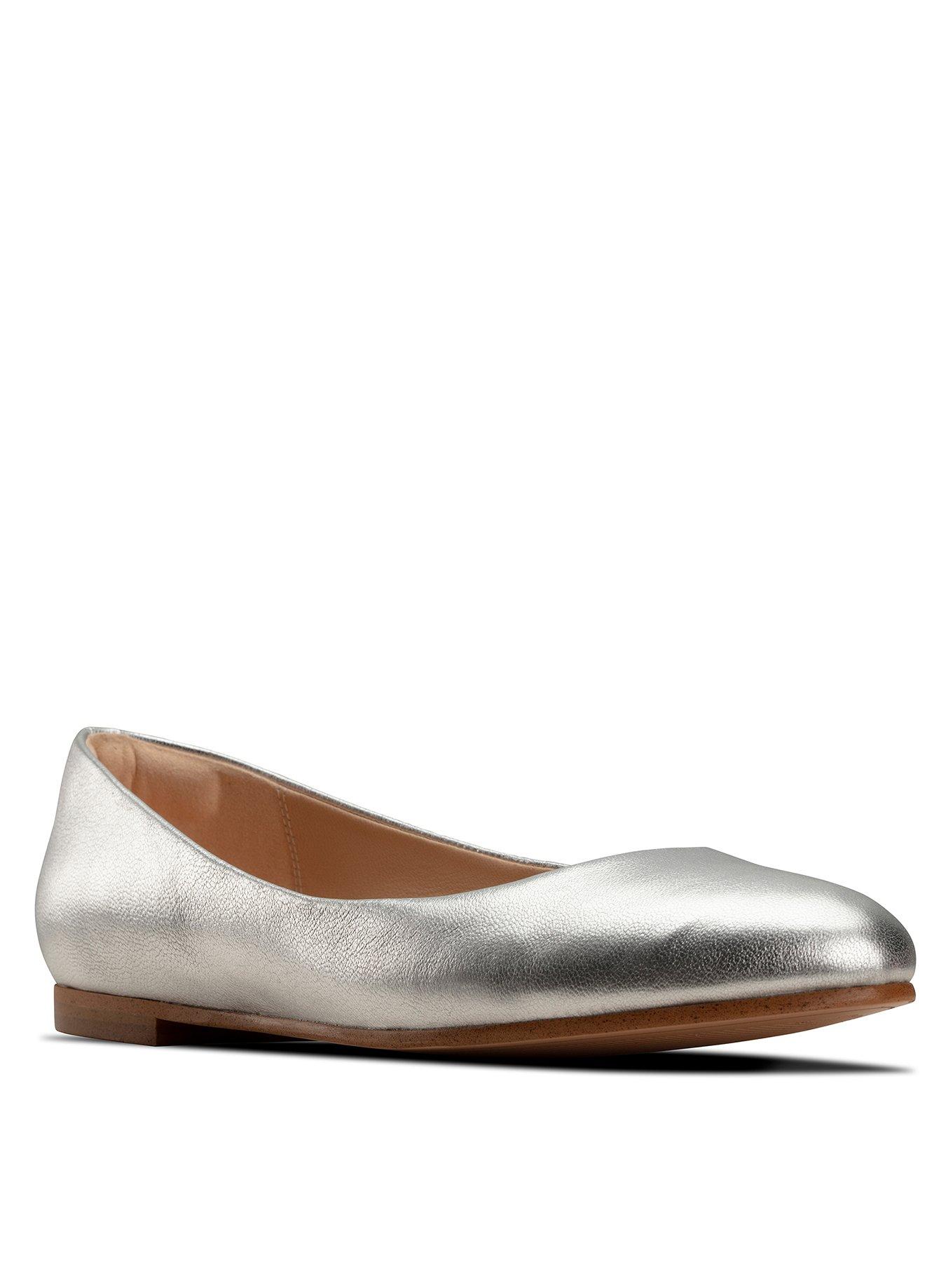 clarks ladies flat white shoes