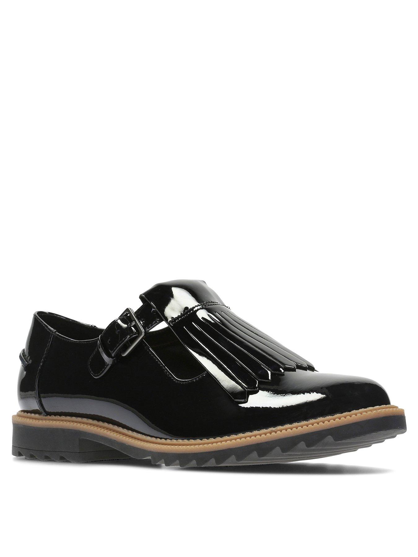 clarks flat shoes