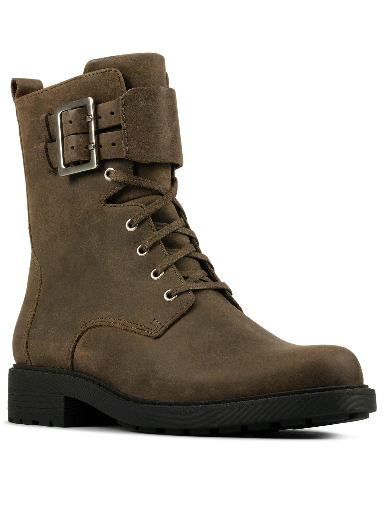 clarks wide fit boots uk