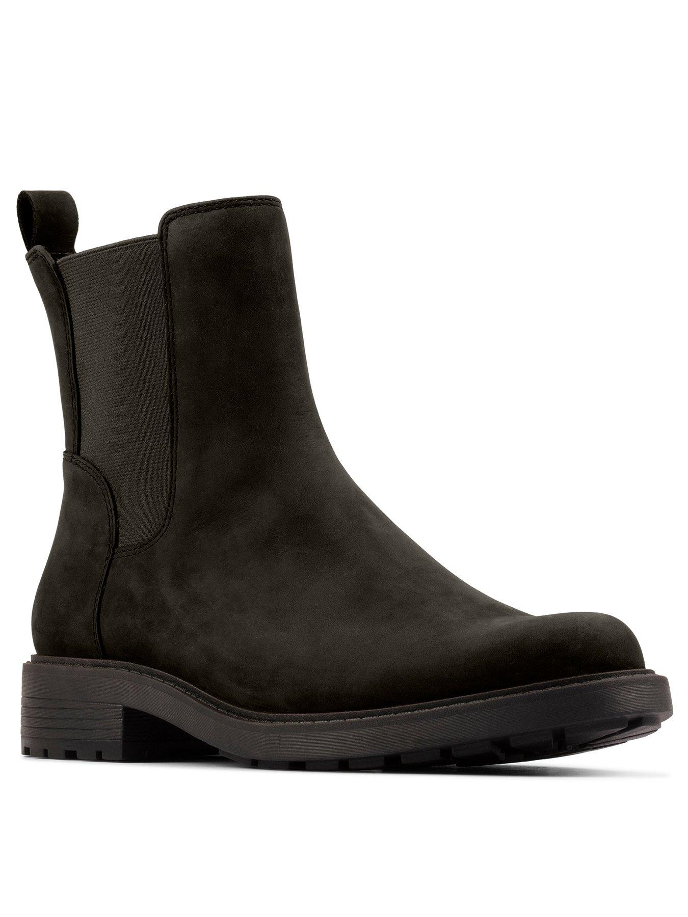 womens clarks chelsea boots
