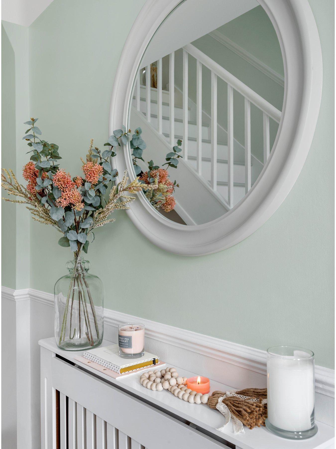 Image 3 of 4 of Rust-Oleum Chalky Finish 2.5-litre Furniture Paint &ndash; Laurel Green