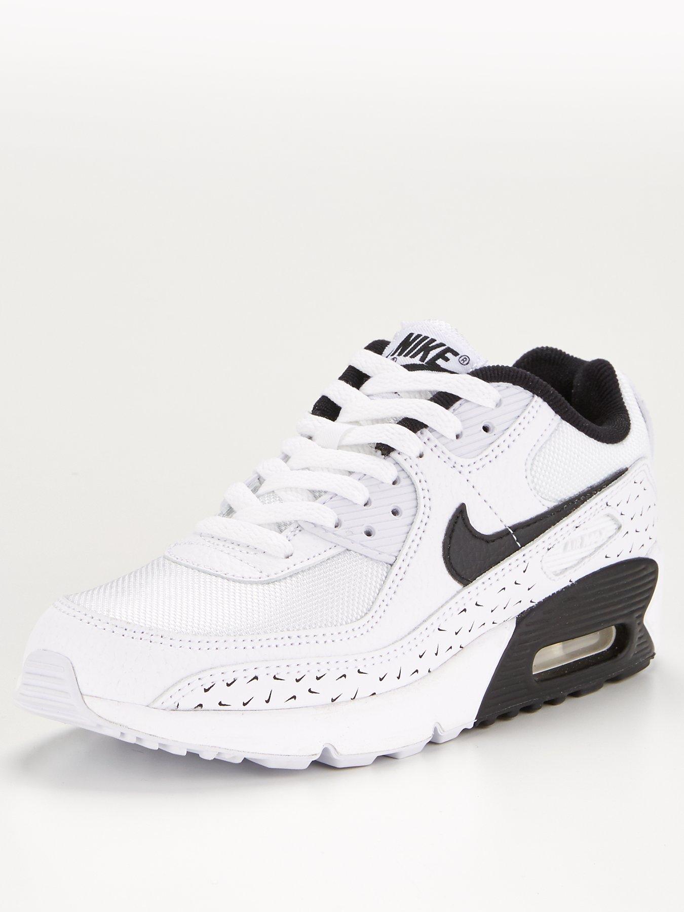 very nike trainers junior