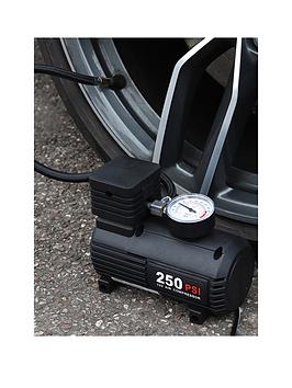 streetwize-accessories-12v-compact-air-compressor-with-gauge