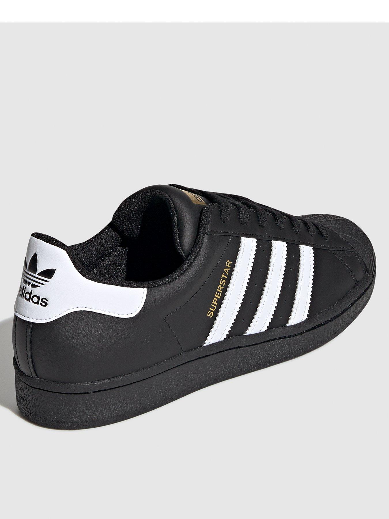 Black and outlet white adidas superstar