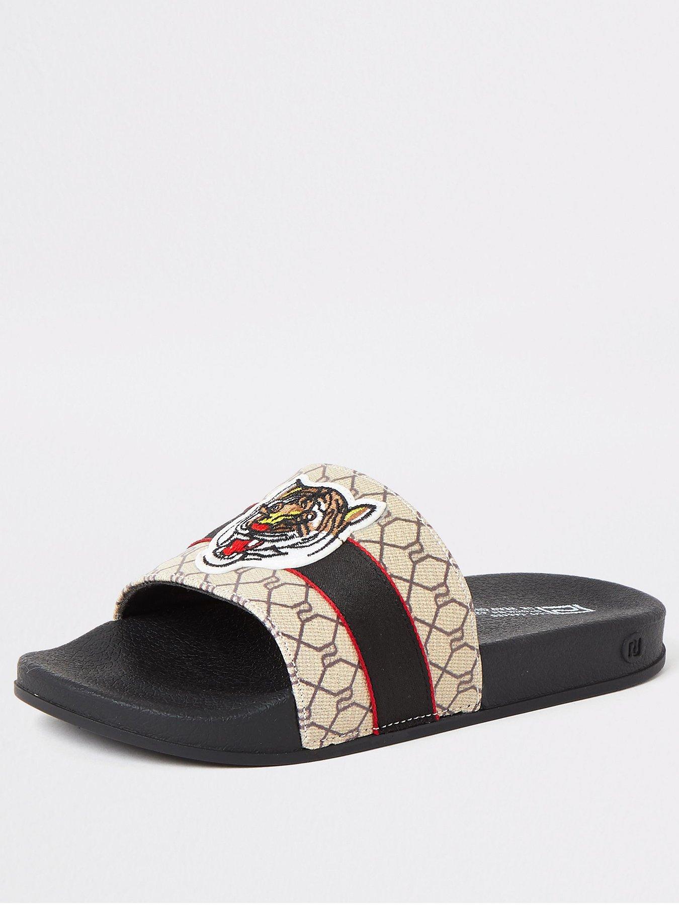 boys size 5 sliders