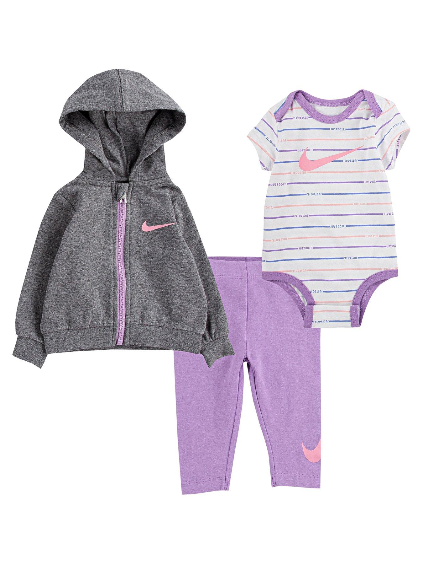 nike 3 piece newborn set