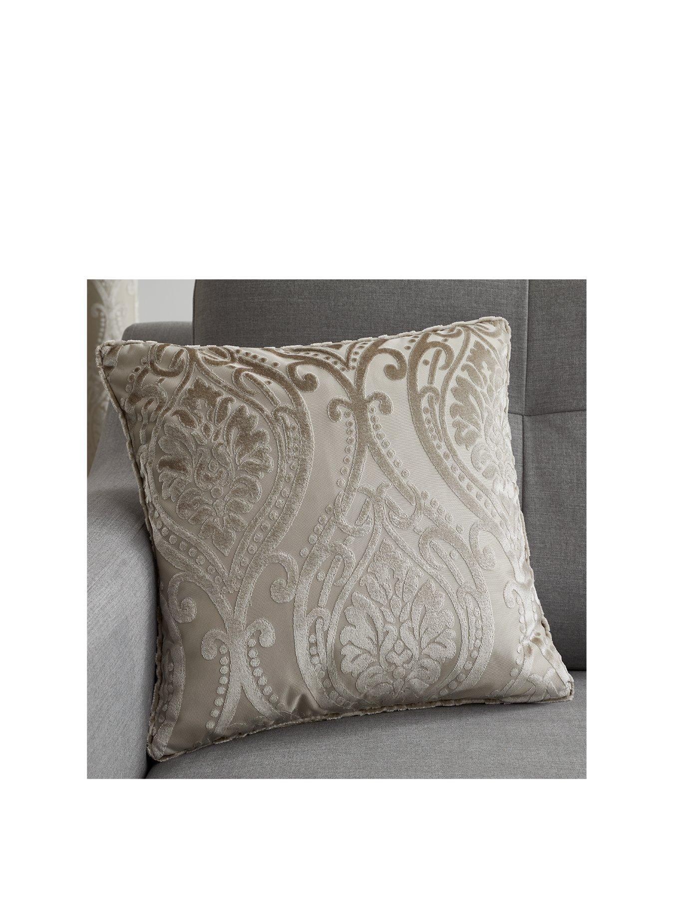 undefined Chateaux Cushion