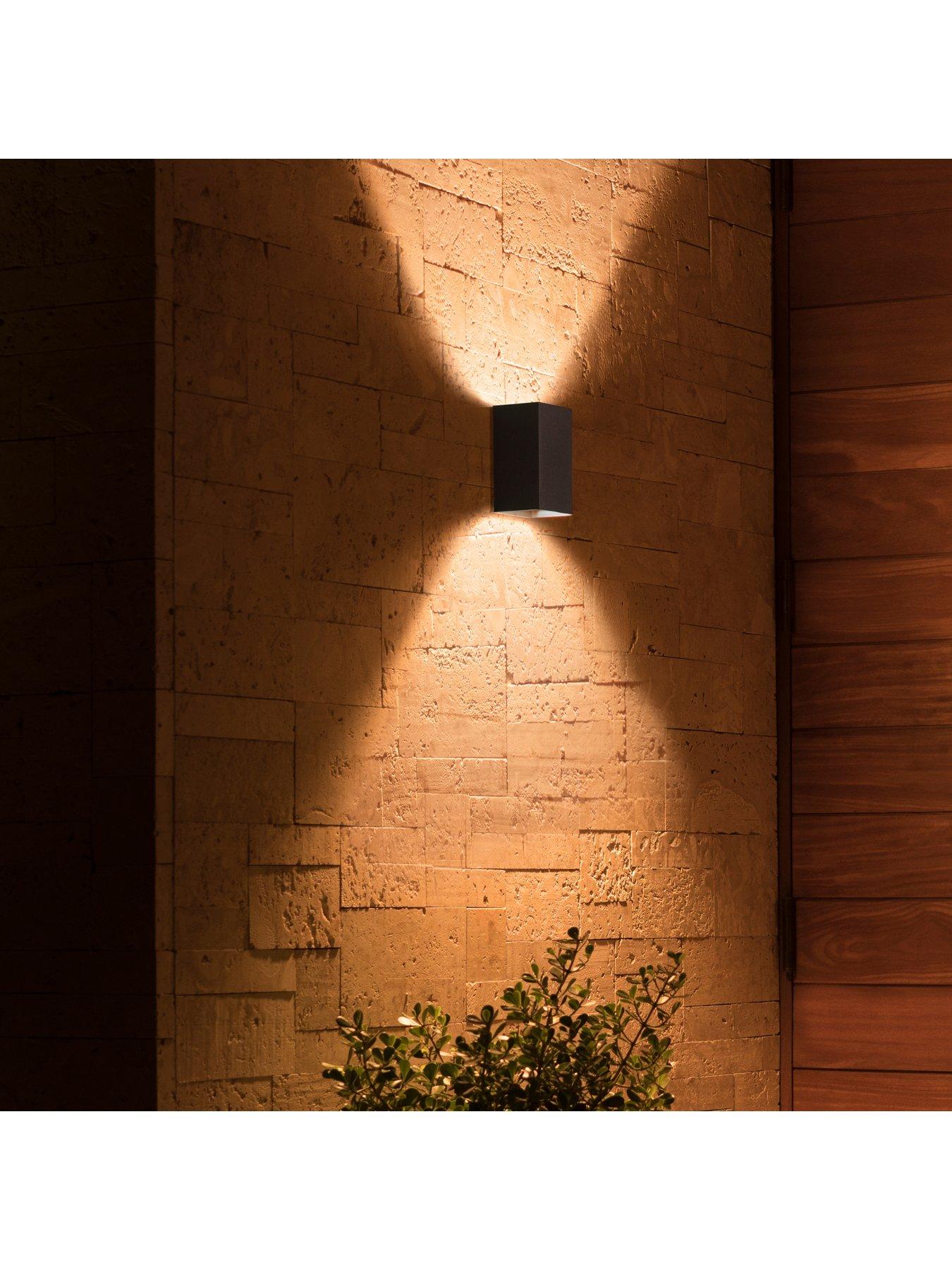 Hue resonate outdoor on sale wall light