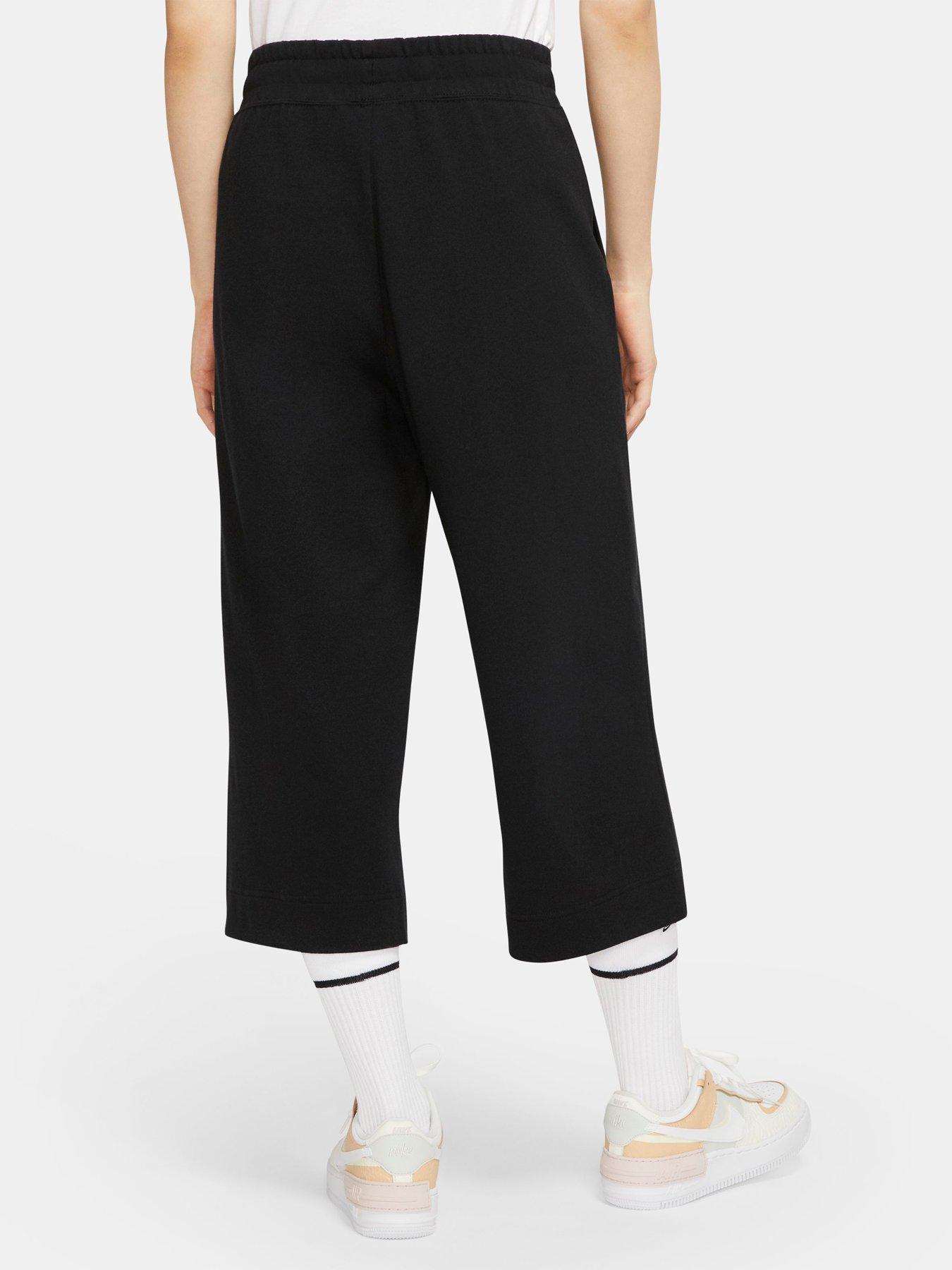 Nike Capri and cropped pants for Women