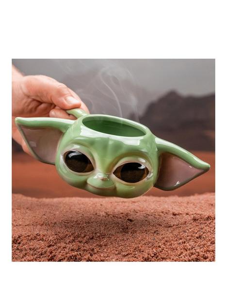star-wars-mandalorian-the-child-baby-yoda-star-wars-shaped-mug
