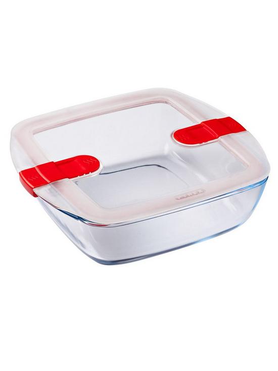 stillFront image of pyrex-set-of-3-square-dish-with-lid