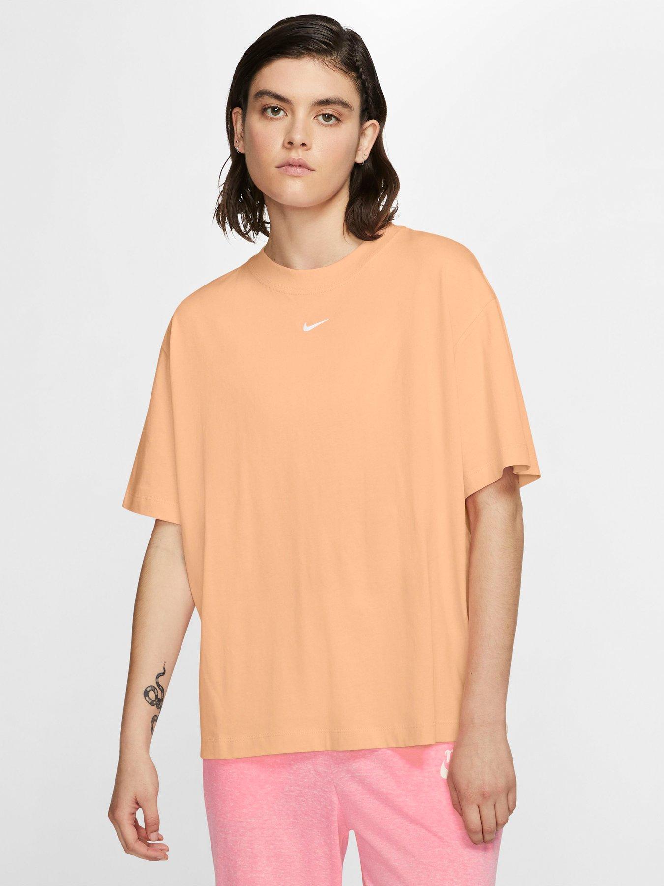 nike nsw essential t shirt