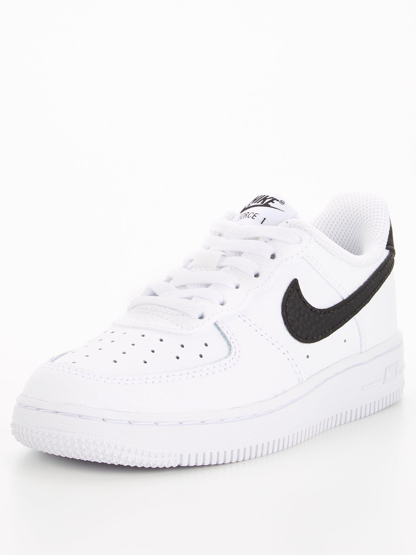 very boys nike trainers