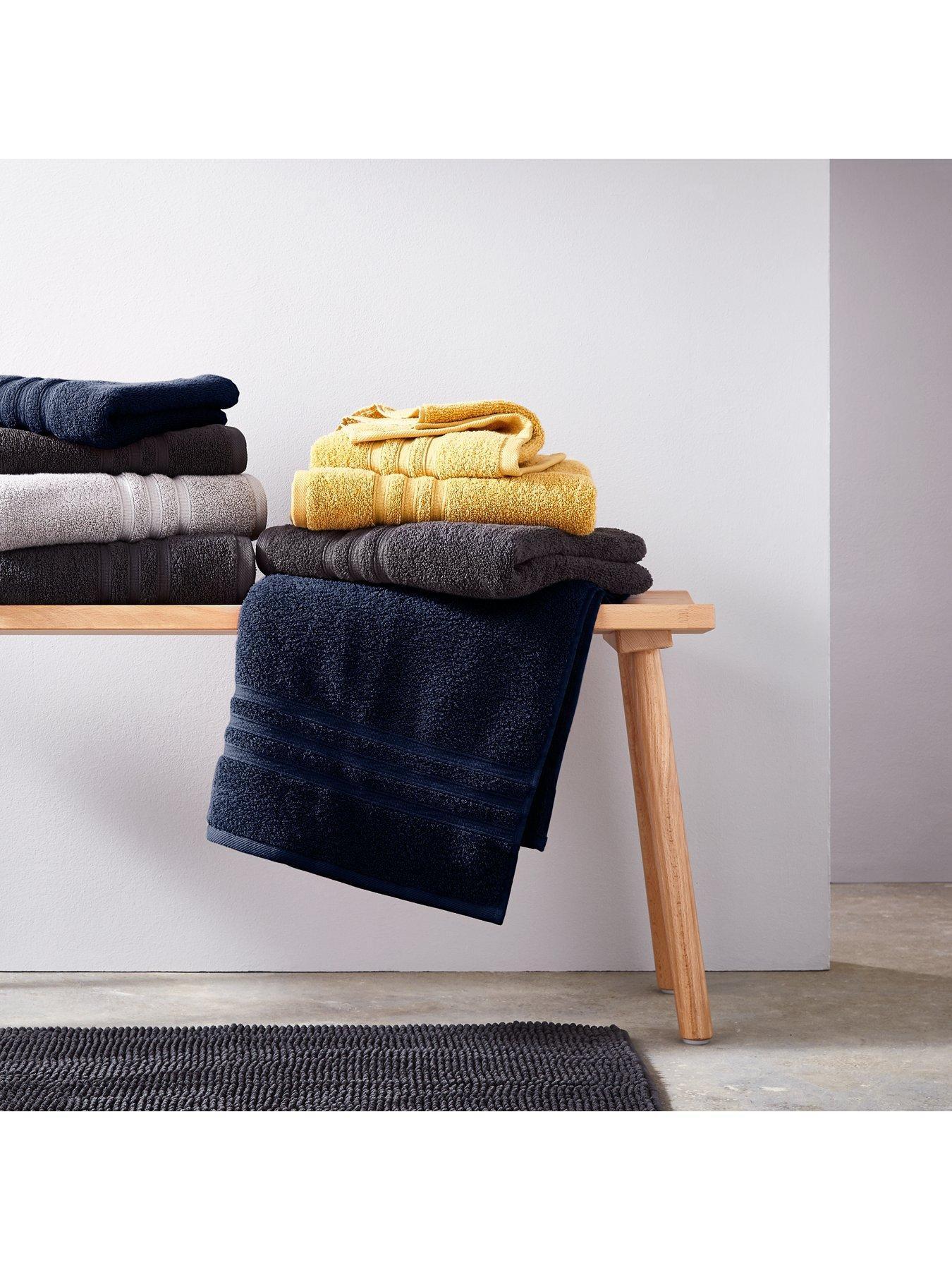 Image 2 of 3 of Catherine Lansfield &nbsp;Zero Twist 6-Piece Towel Bale - Navy