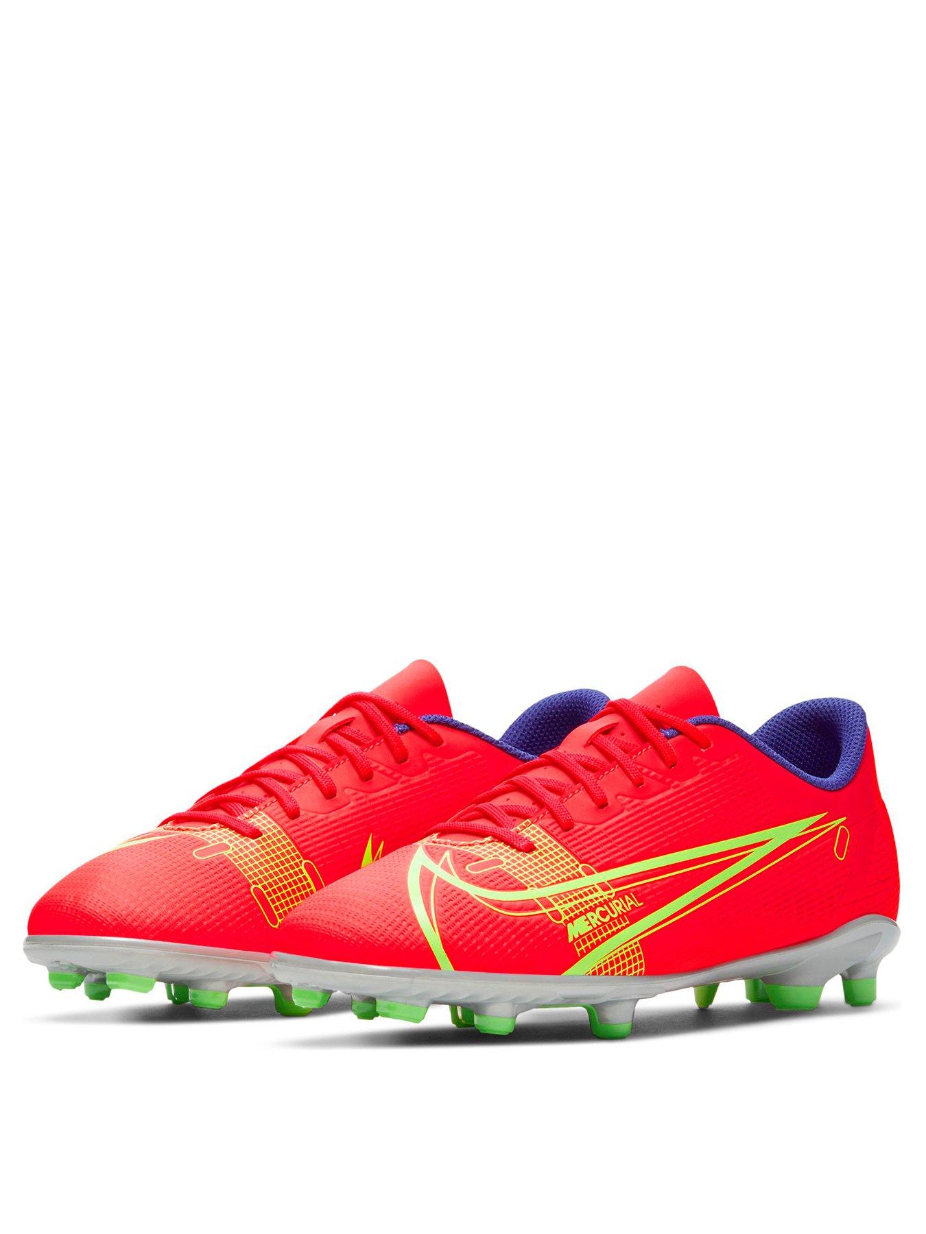 Red nike soccer deals boots