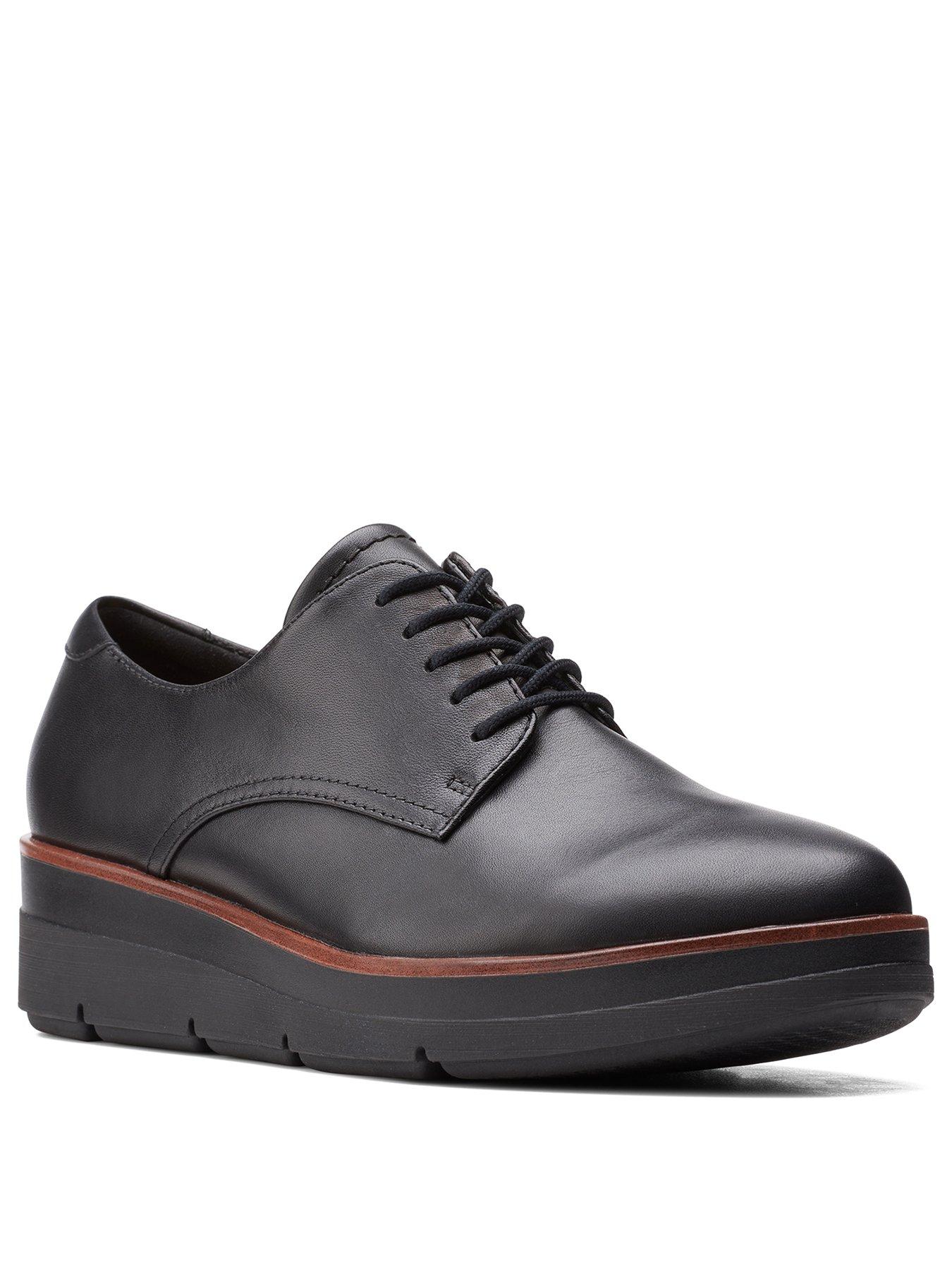 clarks wedge dress shoes