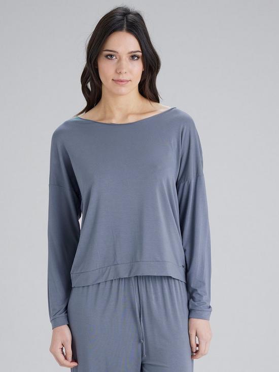 front image of pretty-polly-slouchy-bat-wing-top-grey