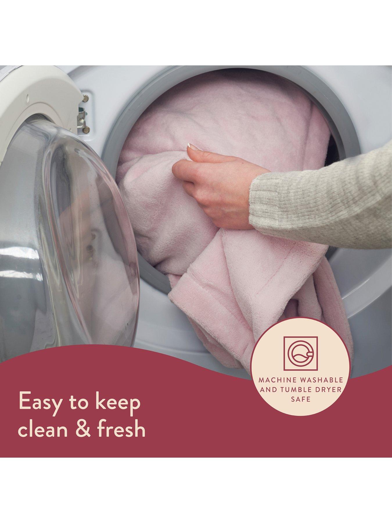 Image 6 of 8 of Dreamland Snuggle Up Warming Throw - Pink
