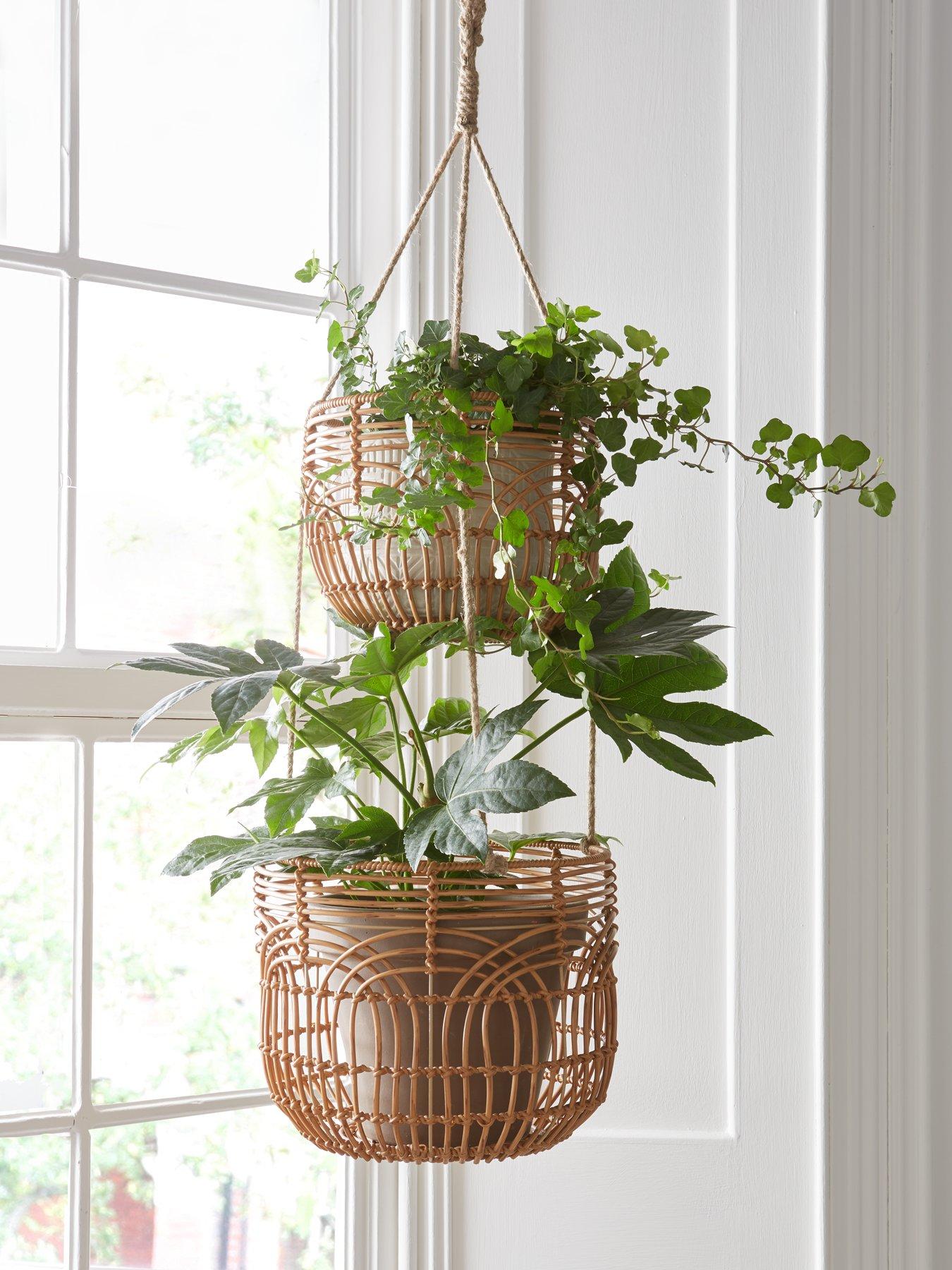 Very Home Set Of 2 Rattan Style Hanging Planters