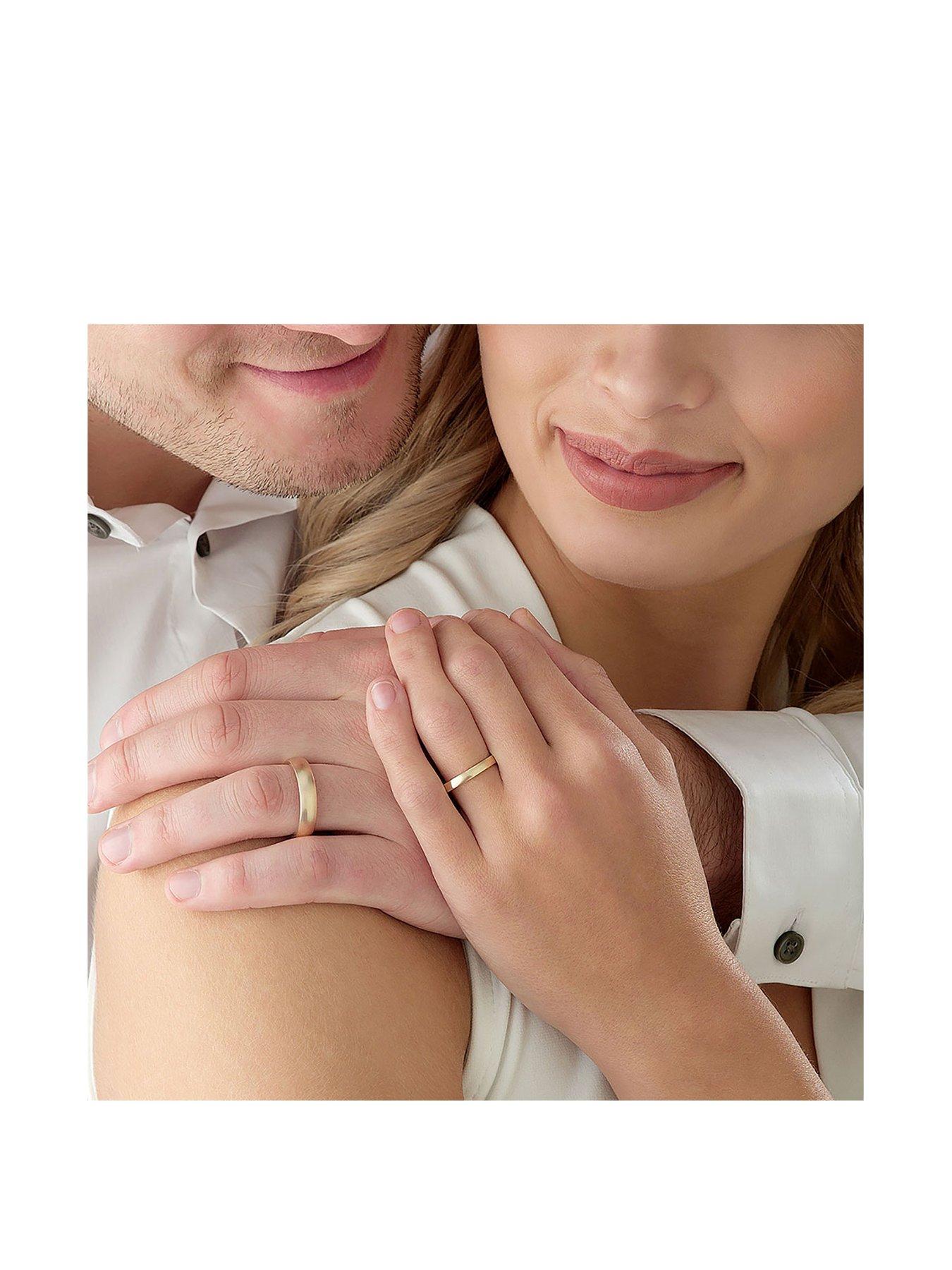 Beaverbrooks 9ct Gold Men's Wedding Ring very.co.uk