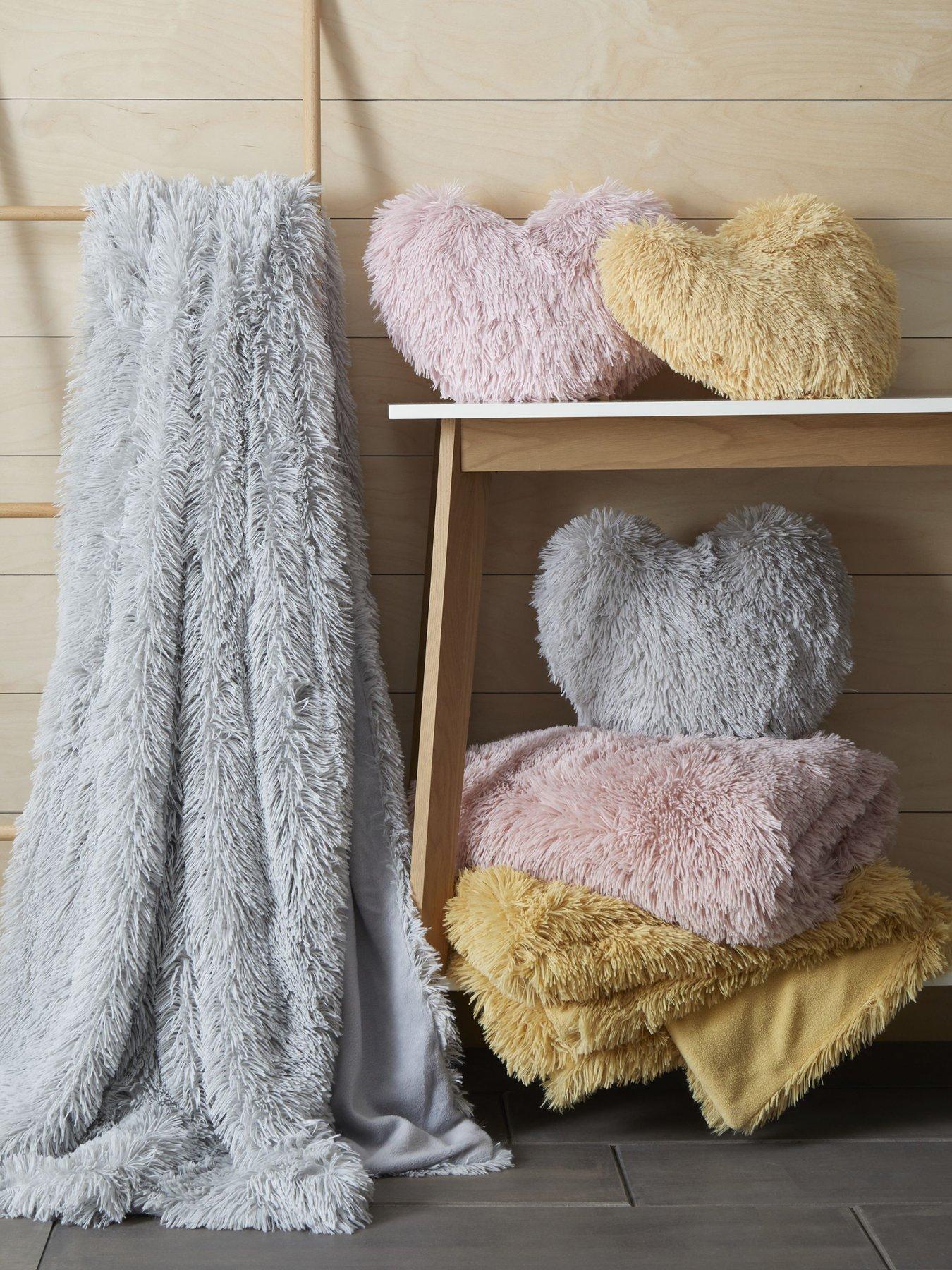 Catherine Lansfield Cuddly Heart Cushion