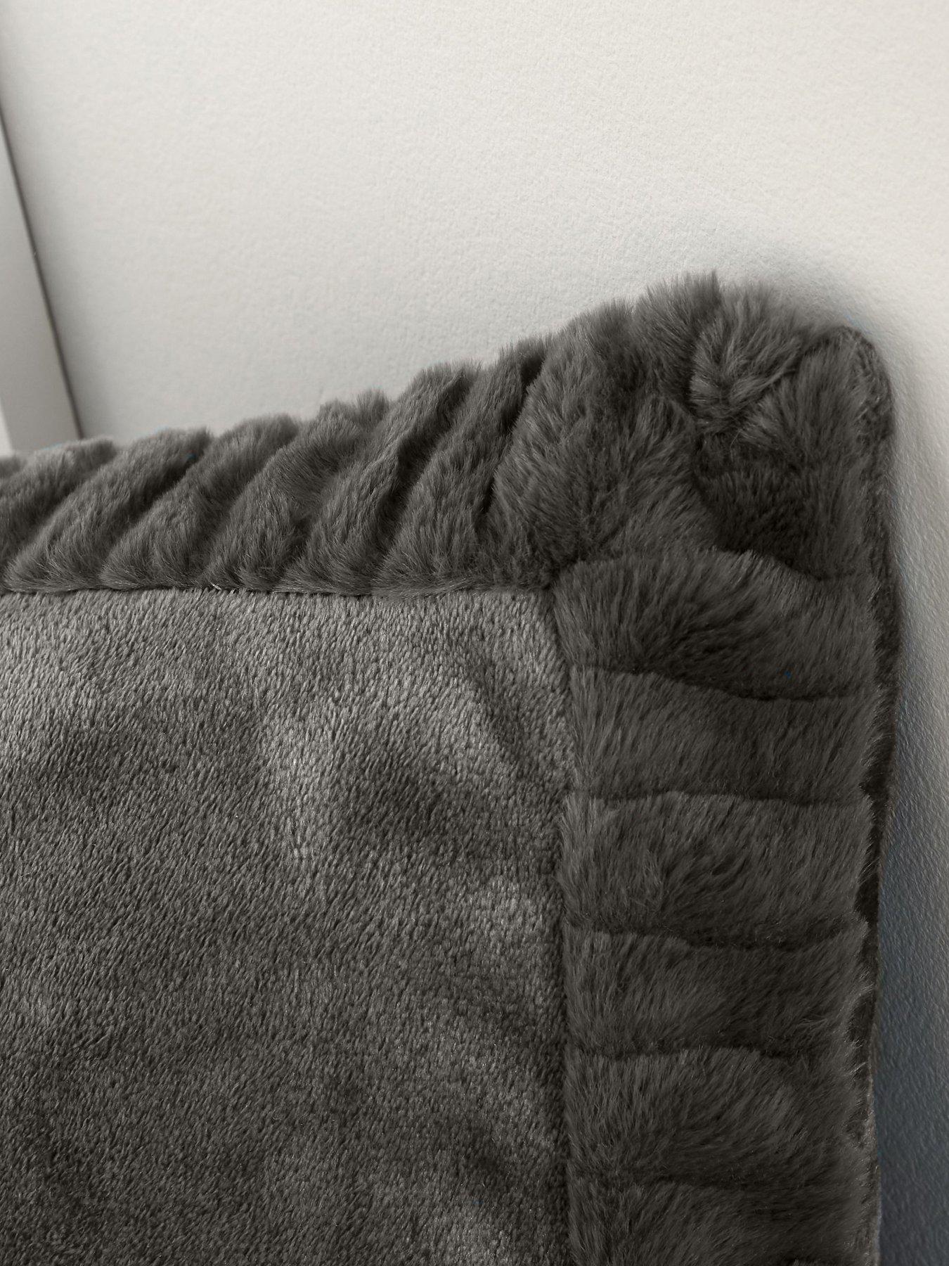 Image 3 of 5 of Catherine Lansfield Velvet &amp; Faux Fur Cushion