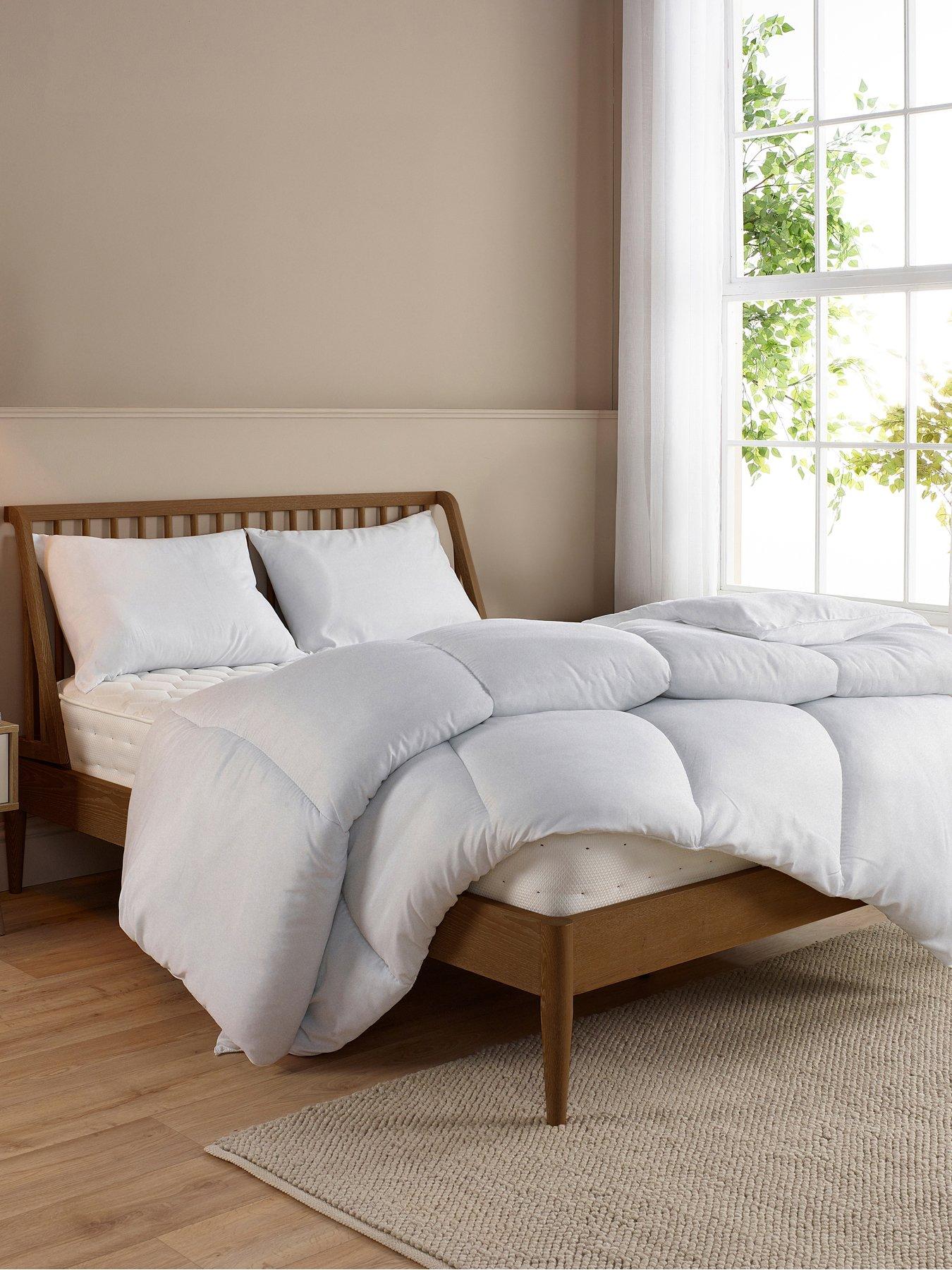The Very Collection Essentials 10.5 Tog Duvet - White