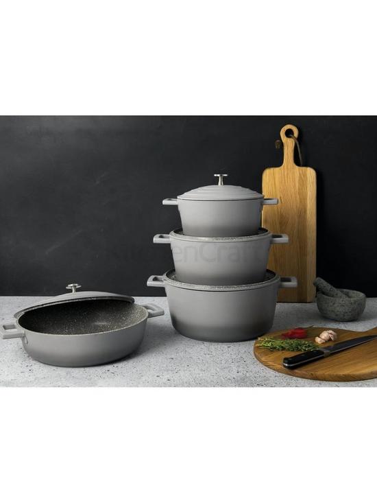 stillFront image of masterclass-cast-aluminium-24-cm-casserole-dish-with-lid