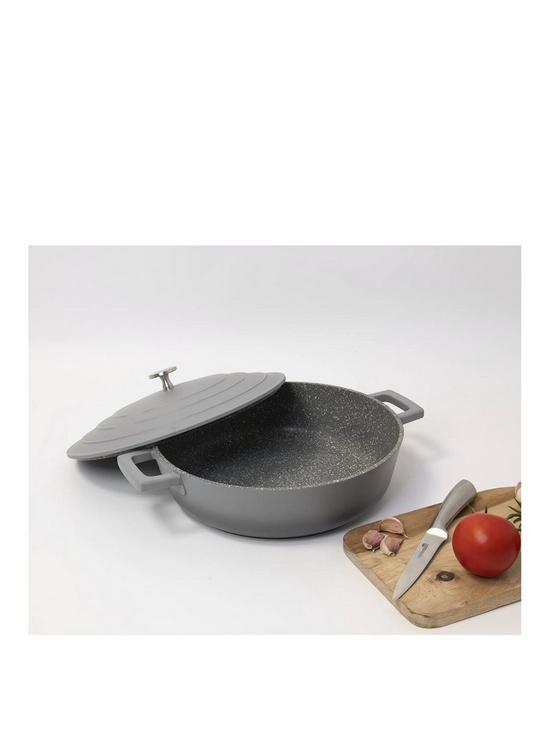 front image of masterclass-cast-aluminium-28-cm-shallow-casserole-dish-with-lid
