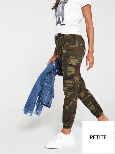 v-by-very-short-camouflage-print-cargo-jogger-camo