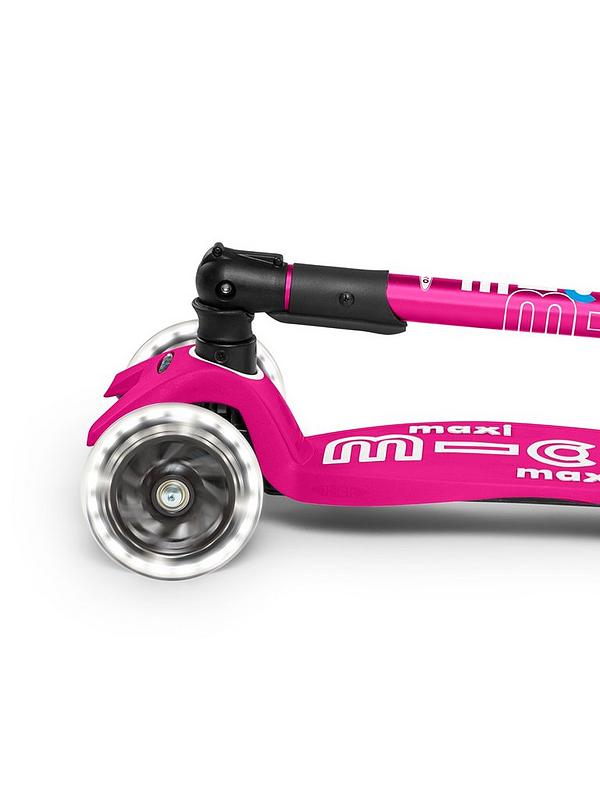 Image 4 of 6 of Micro Scooter Maxi Micro Deluxe Foldable Led Scooter -&nbsp;Pink