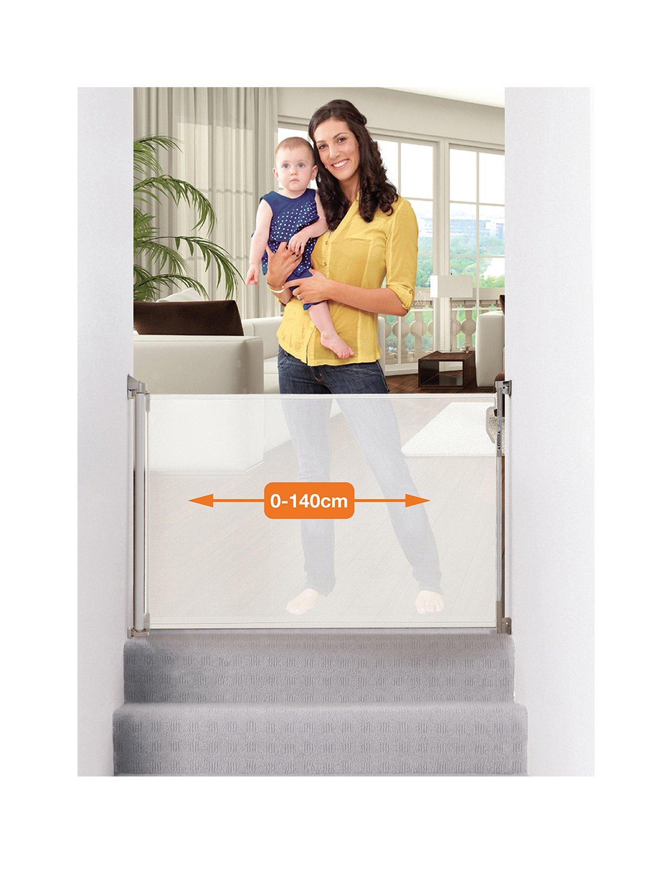 Dreambaby Retractable Relocatable Gate (Fits Gaps 0-140cm) White